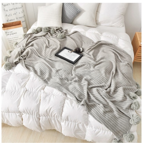 Light Grey Pompom Fringe Chic Cozy Soft Throw Blanket/Cover for Dorm/Living Room - Picture 5 of 11